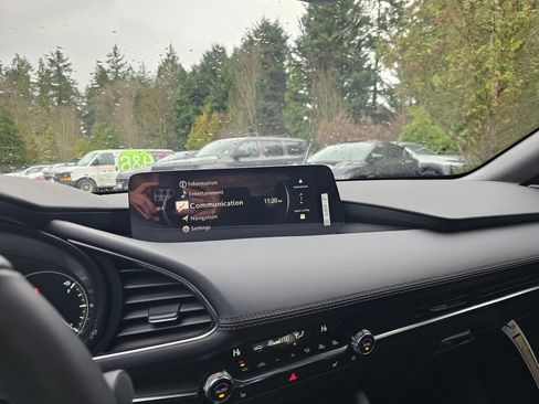 New 2026 MAZDA MAZDA3 Hatchback w/Premium Plus Pkg image 15