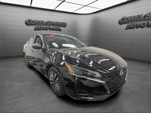 Certified 2025 Nissan Altima 2.5 SV FWD image 6