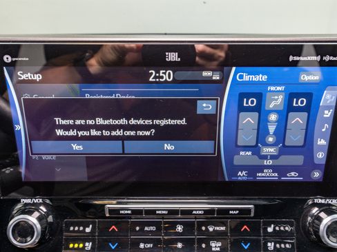 Used 2020 Toyota Highlander Limited image 19