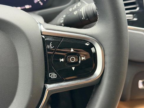 Certified 2024 Volvo XC90 B6 Ultimate w/ Lounge Package AWD/4WD image 19