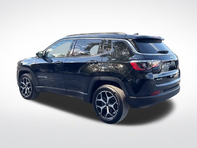 Used 2025 Jeep Compass Limited AWD/4WD image 3