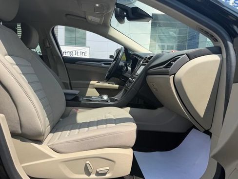Used 2019 Ford Fusion SE FWD image 33