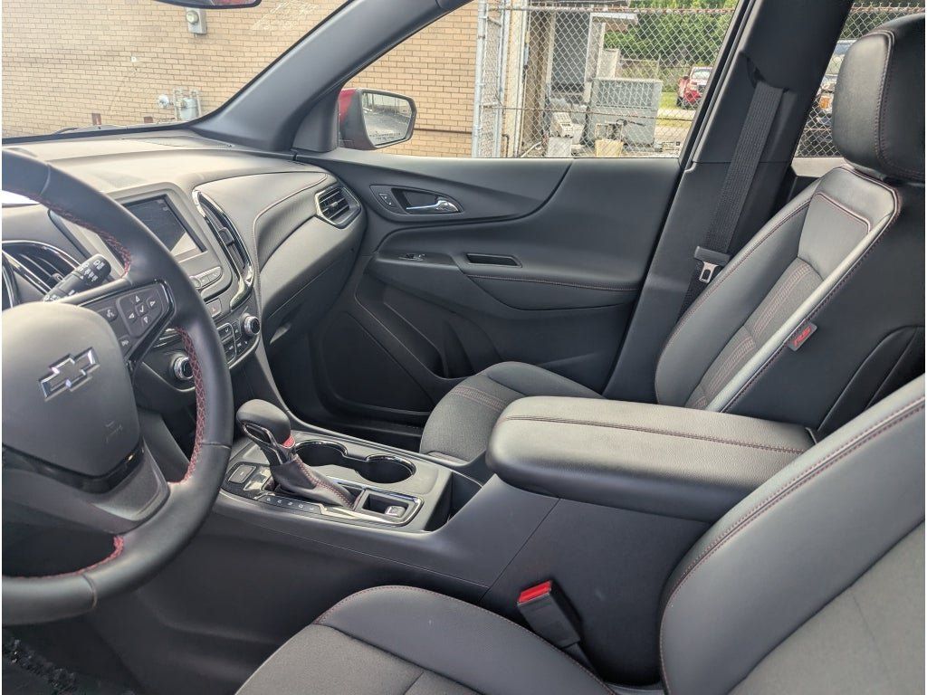 Used 2024 Chevrolet Equinox RS w/ LPO, Floor Liner Package AWD/4WD image 11