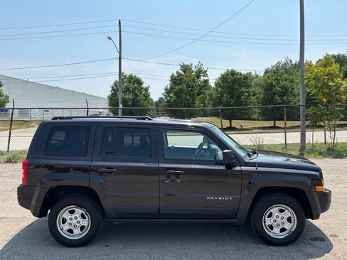 Used 2014 Jeep Patriot Sport w/ Power Value Group AWD/4WD image 2