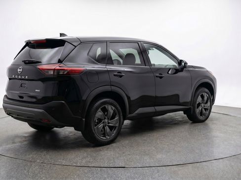 Used 2025 Nissan Rogue SV AWD/4WD image 9