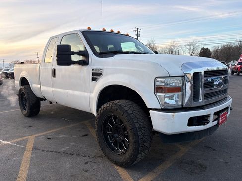 Used 2010 Ford F250 4x4 SuperCab Super Duty image 4