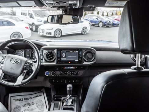 Used 2018 Toyota Tacoma TRD Off-Road image 8