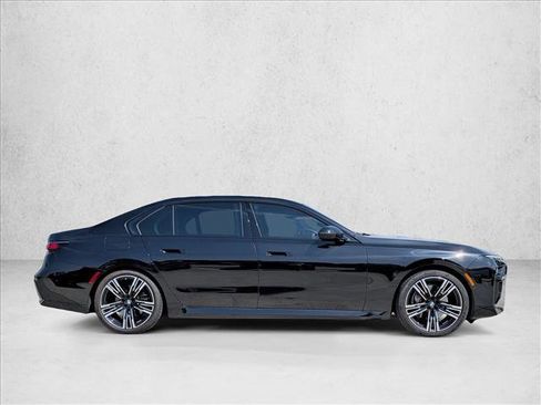 Certified 2024 BMW 740i xDrive AWD/4WD image 3
