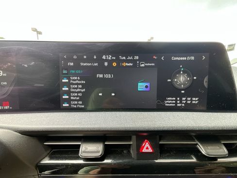 Used 2022 Kia EV6 Wind w/ Wind Technology Package AWD/4WD image 17