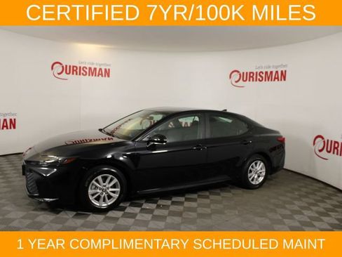 Used 2025 Toyota Camry LE FWD image 4