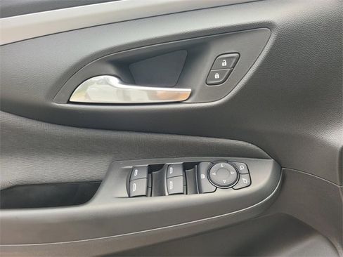 New 2025 Buick Envista Preferred image 17