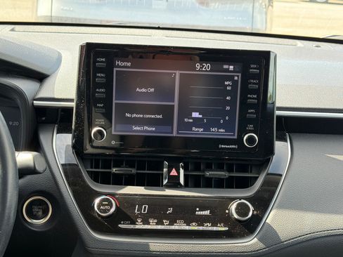 Certified 2022 Toyota Corolla Cross LE AWD/4WD image 17