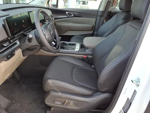 New 2026 Kia Carnival image 15