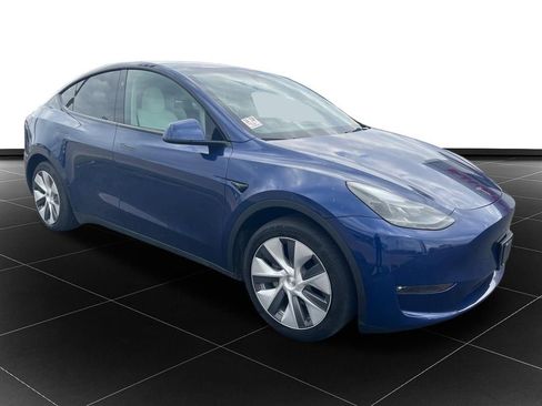 Used 2023 Tesla Model Y Long Range image 7