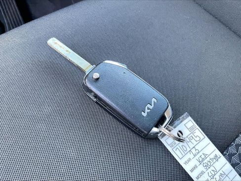 Used 2023 Kia Sportage LX FWD image 11