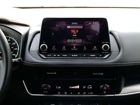 Used 2023 Nissan Rogue SV image 15