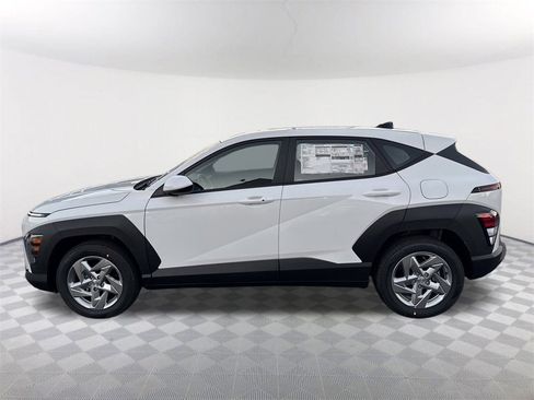 New 2026 Hyundai Kona SE image 8