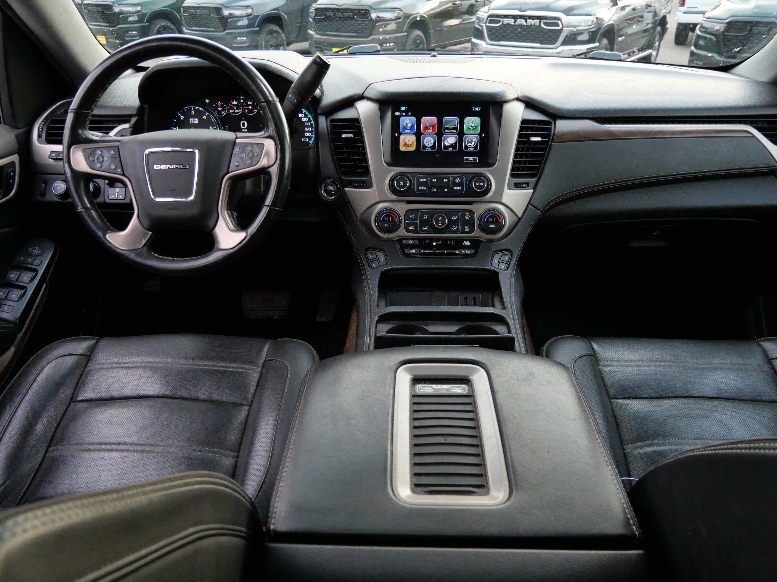 Used 2019 GMC Yukon Denali w/ Denali Ultimate Package AWD/4WD image 10