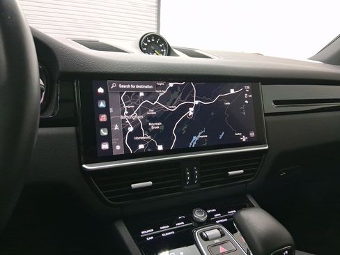 Used 2023 Porsche Cayenne E-Hybrid image 27