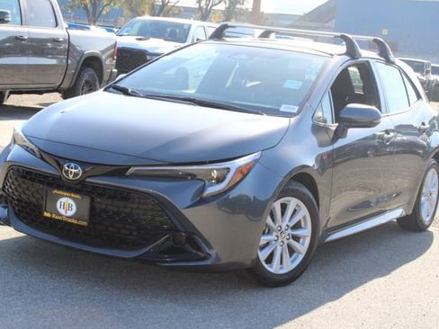 Used 2023 Toyota Corolla SE w/ SE Premium Package FWD image 7