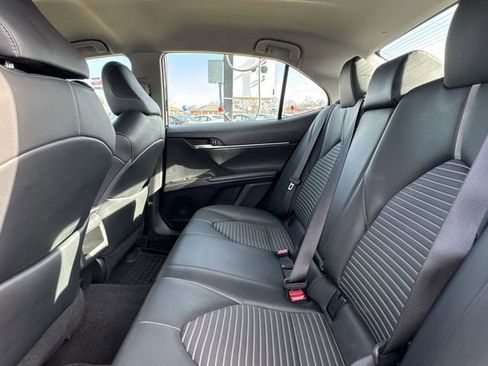 Used 2024 Toyota Camry SE image 11