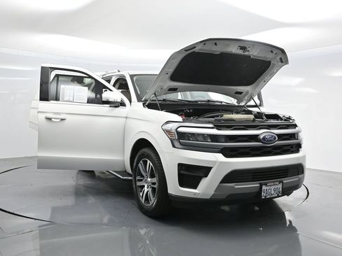 Used 2022 Ford Expedition XLT image 52