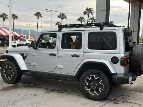 Used 2024 Jeep Wrangler Unlimited Sahara w/ Dual Top Group AWD/4WD image 4