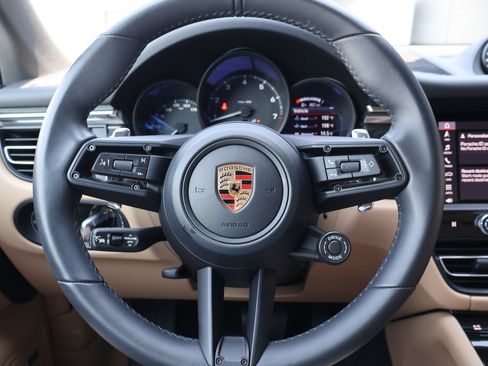 Used 2026 Porsche Macan AWD/4WD image 15
