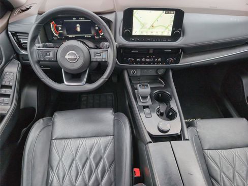 Used 2022 Nissan Rogue Platinum w/ Head-Up Display Package image 27