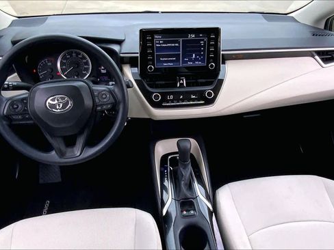 Used 2020 Toyota Corolla LE image 16