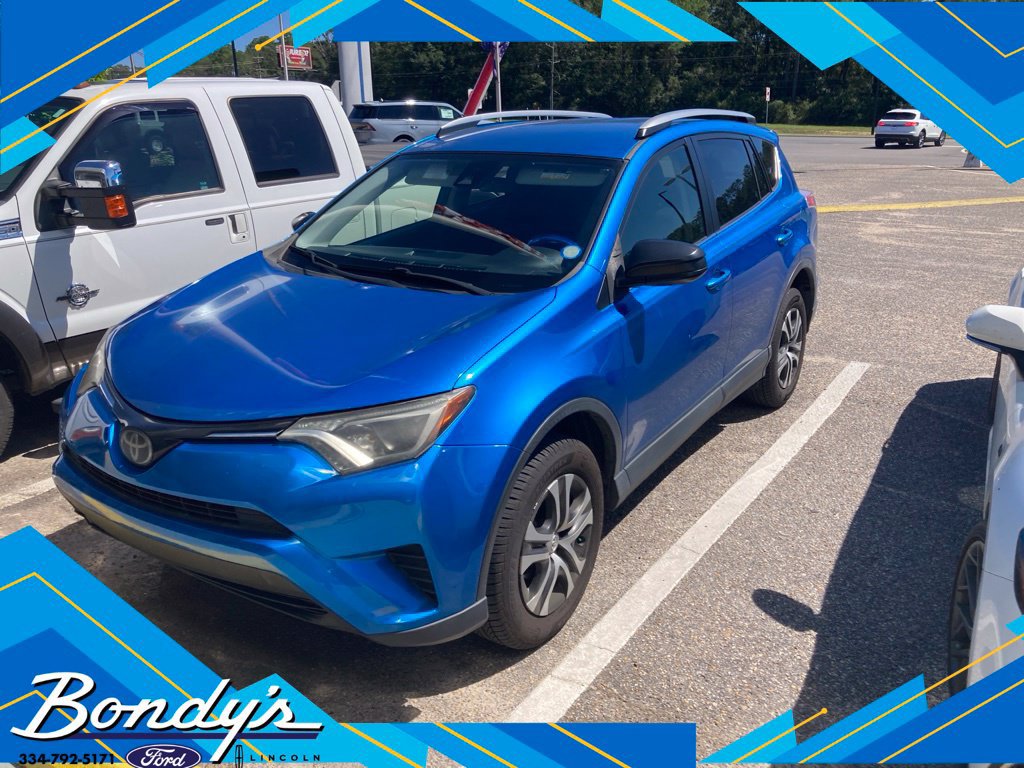 Used 2018 Toyota RAV4 LE FWD image 1