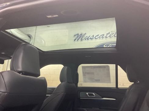 New 2026 Ford Explorer ST-Line w/ ST-Line Street Pack AWD/4WD image 17