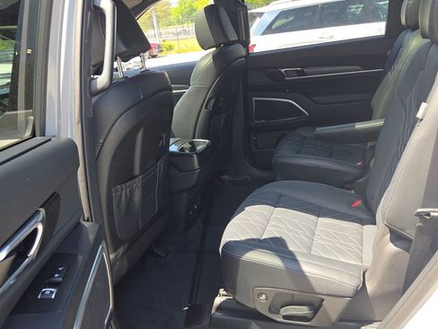 Used 2024 Kia Telluride AWD image 7