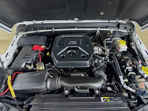 Used 2020 Jeep Wrangler Unlimited Sahara image 26