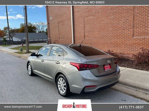 Used 2022 Hyundai Accent SEL image 3