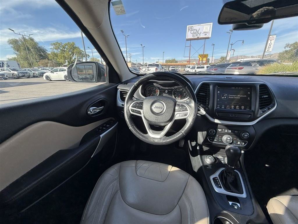 Used 2017 Jeep Cherokee Limited AWD/4WD image 21