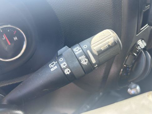 Used 2014 Jeep Wrangler Unlimited Sahara AWD/4WD image 25