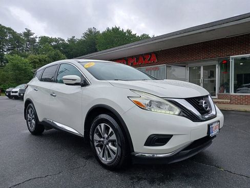 Used 2017 Nissan Murano S image 3