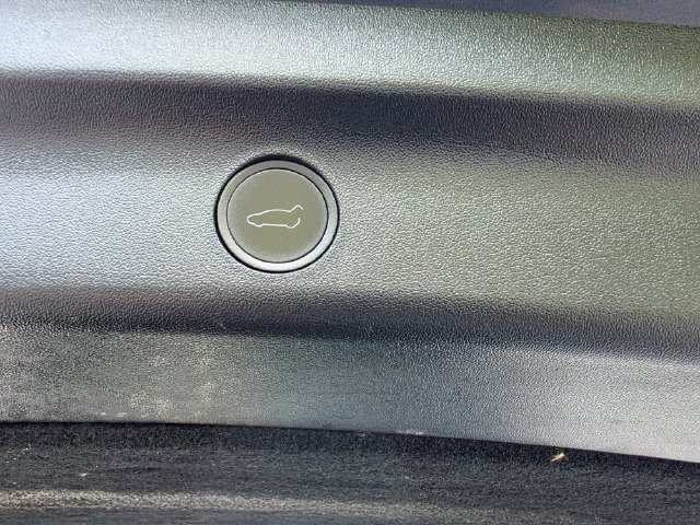 Used 2024 Tesla Model Y 2WD image 35