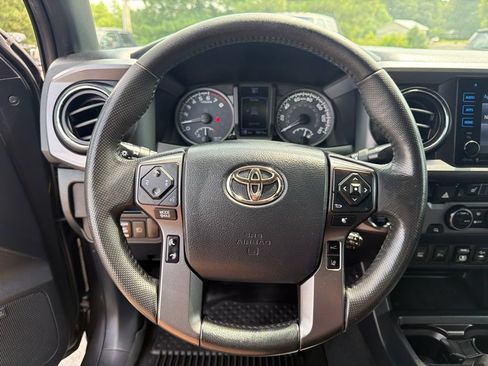 Used 2018 Toyota Tacoma TRD Sport w/ TRD Premium Sport Package RWD image 43