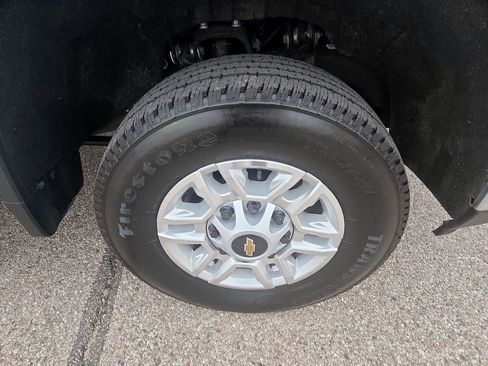 Used 2025 Chevrolet Silverado 2500 LT w/ Safety Package image 36