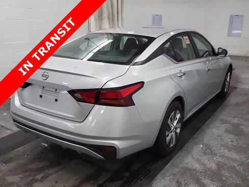 Used 2024 Nissan Altima 2.5 S FWD image 5