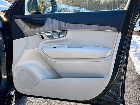 Certified 2024 Volvo XC90 B6 Ultimate w/ Protection Package Premier image 22