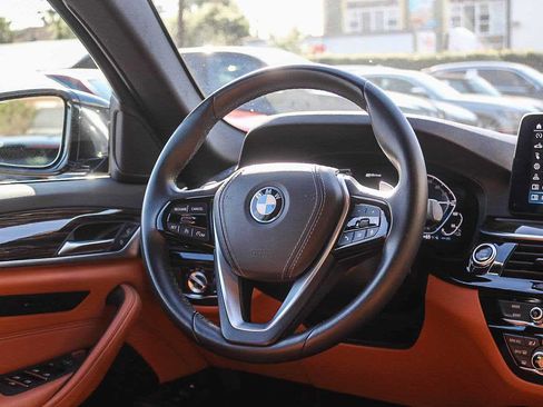 Certified 2023 BMW 530e w/ Convenience Package image 15