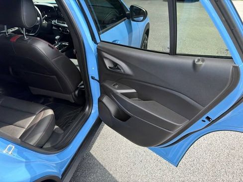 Used 2024 Chevrolet Trax RS w/ Sunroof Package FWD image 29