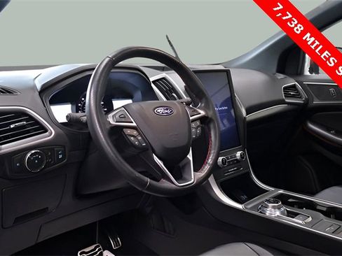 Used 2022 Ford Edge ST-Line image 11