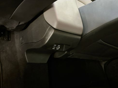 Used 2024 Subaru Crosstrek 2.0i Premium image 28