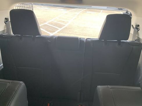 Used 2025 Toyota Highlander Limited AWD/4WD image 34