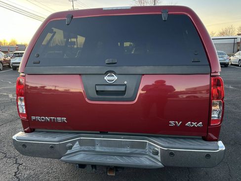 Used 2020 Nissan Frontier SV image 5
