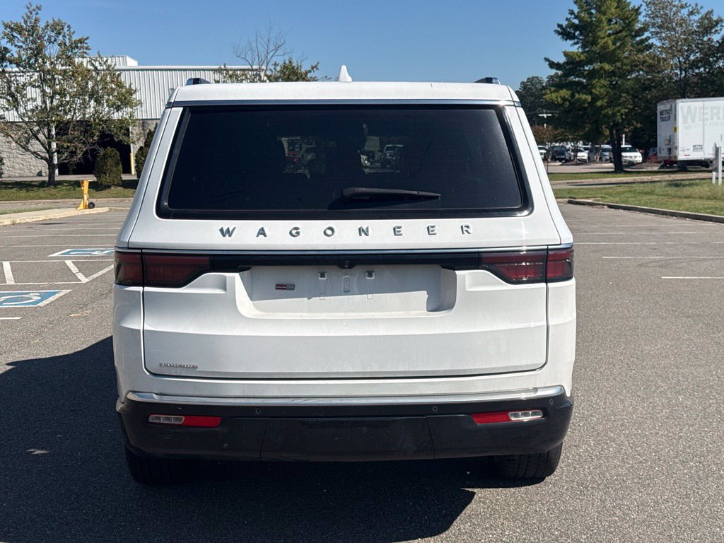Used 2023 Jeep Wagoneer 4WD w/ Premium Group I image 6